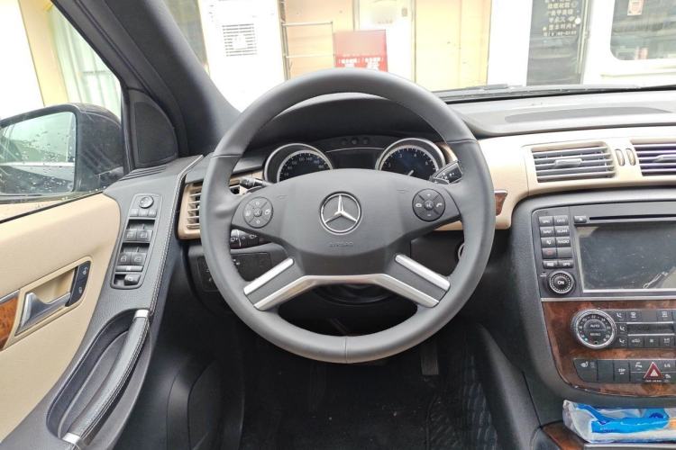Used Mercedes-Benz R-Class 2010 R 300 L Business Model Steering Wheel