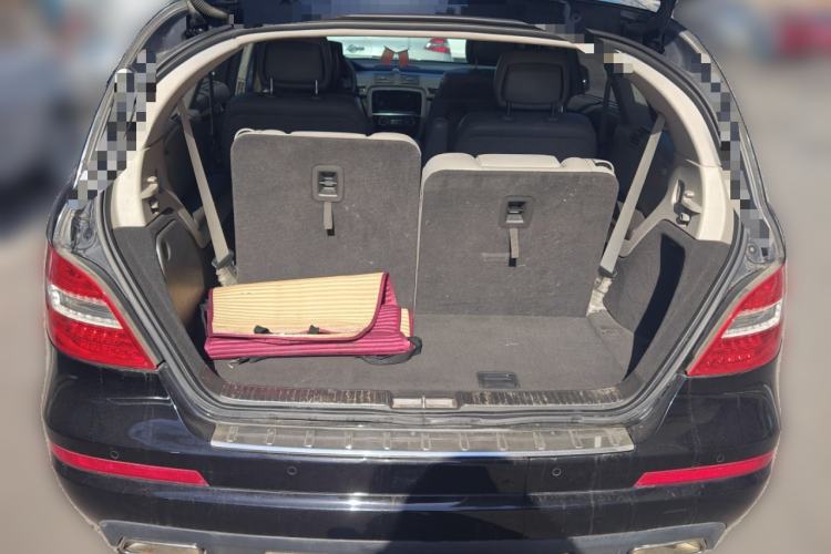 Used Mercedes-Benz R-Class 2010 R 350 L 4MATIC Trunk