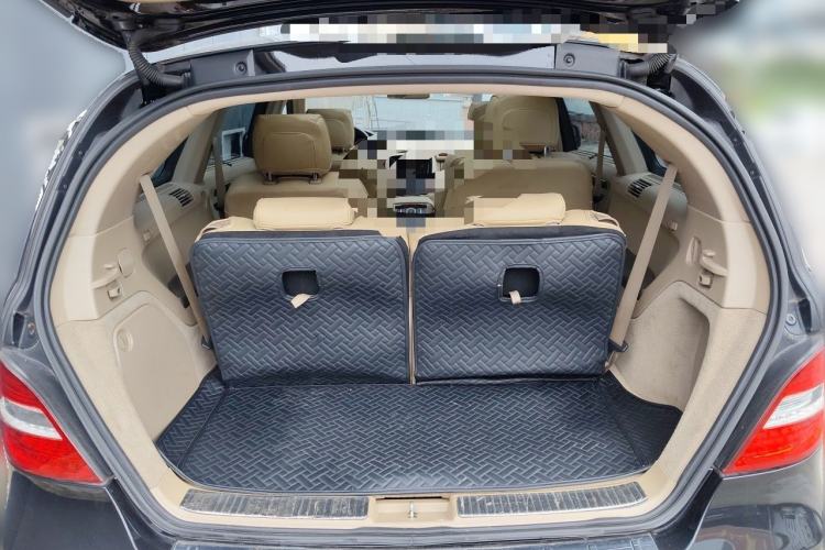 Used Mercedes-Benz R-Class 2010 R 350 L 4MATIC Trunk