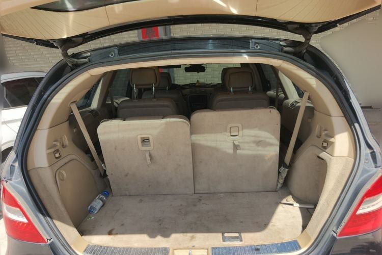 Used Mercedes-Benz R-Class 2010 R 350 L 4MATIC Trunk