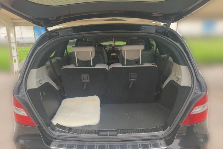 Used Mercedes-Benz R-Class 2010 R 300 L Luxury Model Trunk