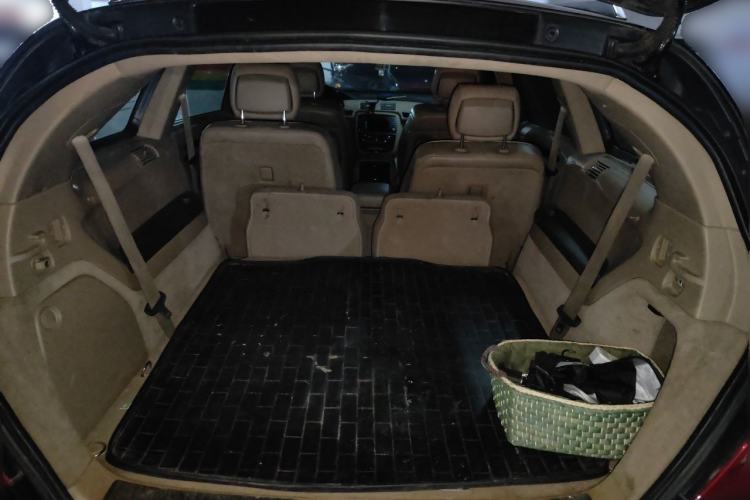 Used Mercedes-Benz R-Class 2010 R 350 L 4MATIC Trunk