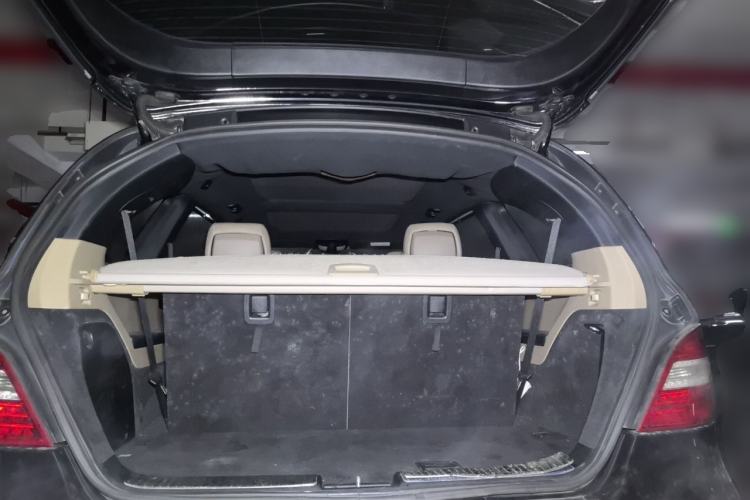 Used Mercedes-Benz R-Class 2010 R 350 L 4MATIC Trunk
