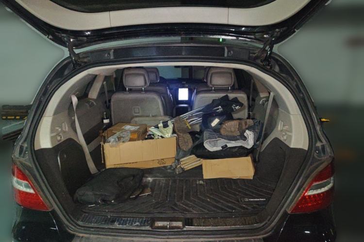 Used Mercedes-Benz R-Class 2010 R 350 L 4MATIC Trunk