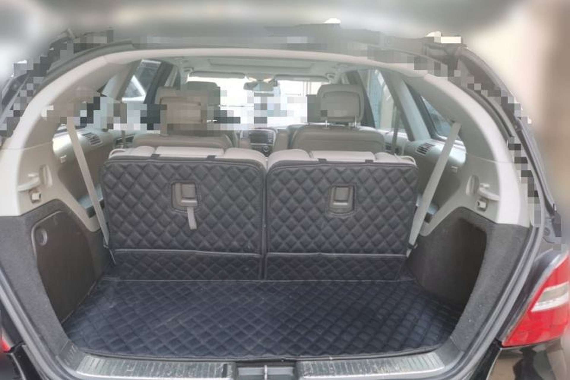 Used Mercedes-Benz R-Class 2010 R 350 L 4MATIC Trunk