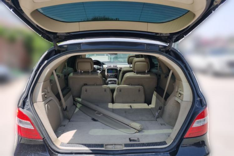 Used Mercedes-Benz R-Class 2010 R 350 L 4MATIC Trunk