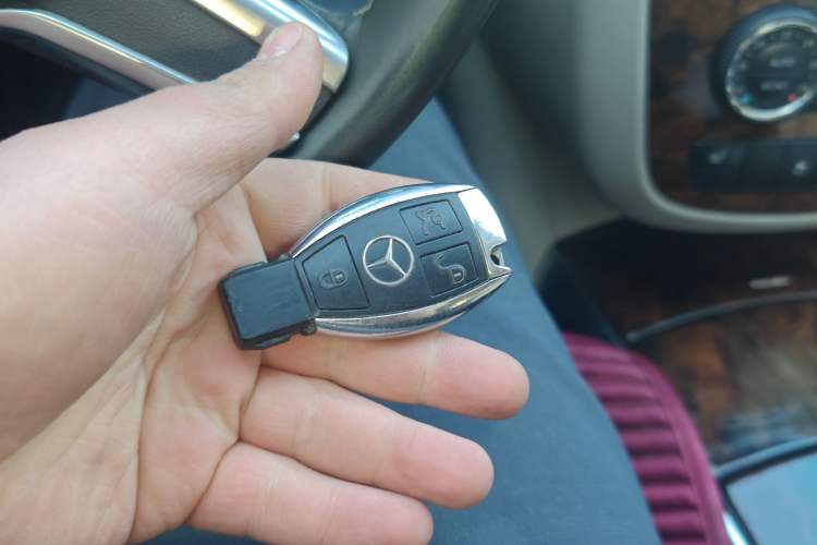Used Mercedes-Benz R-Class 2010 R 350 L 4MATIC Vehicle Key