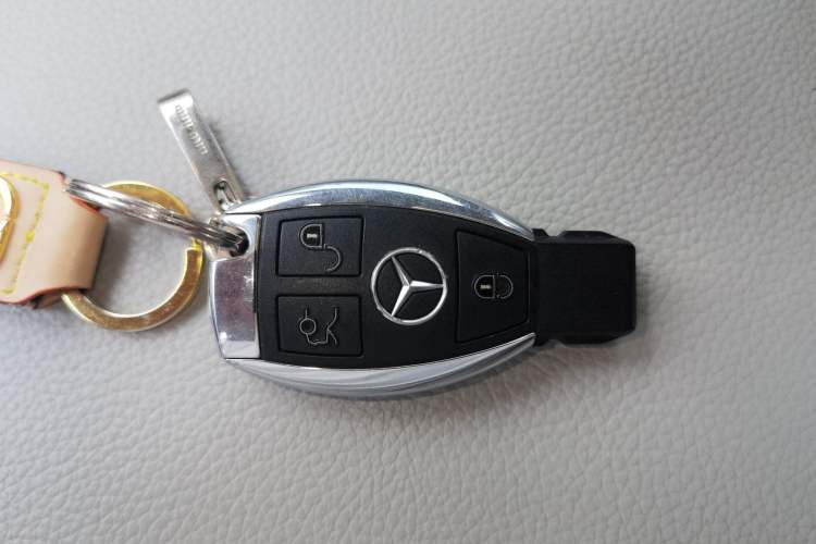 Used Mercedes-Benz R-Class 2010 R 350 L 4MATIC Vehicle Key
