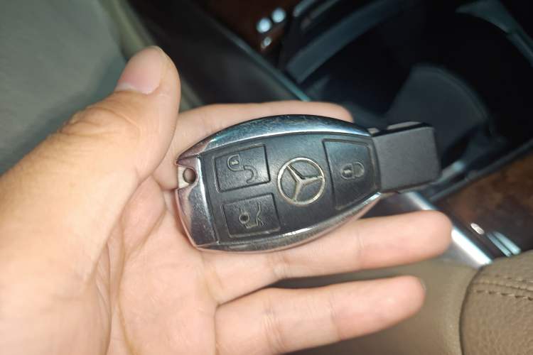 Used Mercedes-Benz R-Class 2010 R 350 L 4MATIC Vehicle Key