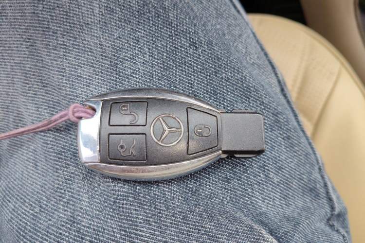 Used Mercedes-Benz R-Class 2010 R 350 L 4MATIC Vehicle Key