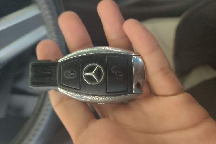 Used Mercedes-Benz R-Class 2010 R 300 L Luxury Model Vehicle Key