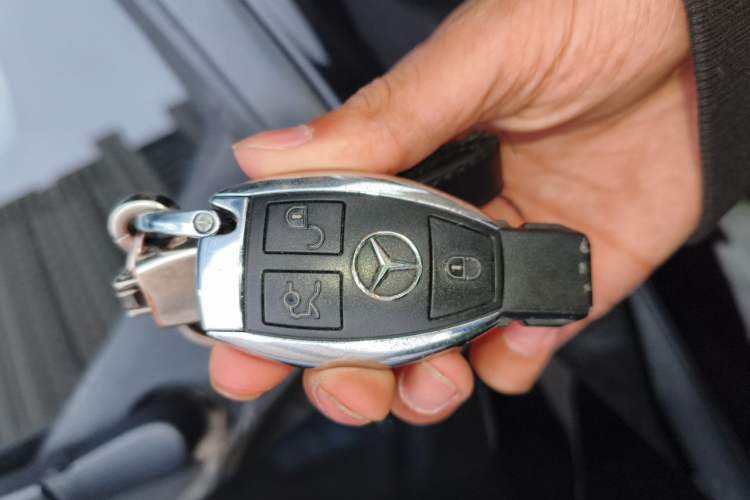 Used Mercedes-Benz R-Class 2010 R 350 L 4MATIC Vehicle Key