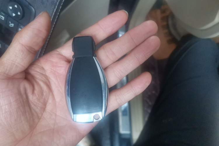 Used Mercedes-Benz R-Class 2010 R 350 L 4MATIC Vehicle Key