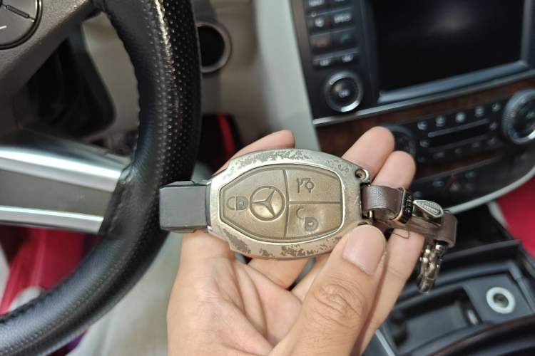 Used Mercedes-Benz R-Class 2010 R 300 L Business Model Vehicle Key