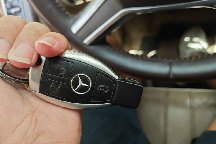 Used Mercedes-Benz R-Class 2010 R 350 L 4MATIC Vehicle Key