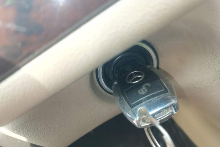 Used Mercedes-Benz R-Class 2010 R 300 L Luxury Model Vehicle Key