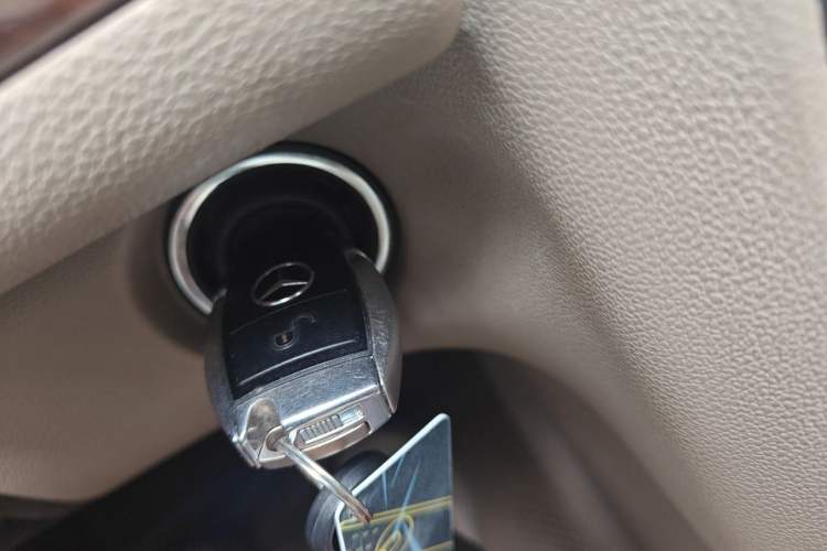 Used Mercedes-Benz R-Class 2010 R 300 L Luxury Model Vehicle Key