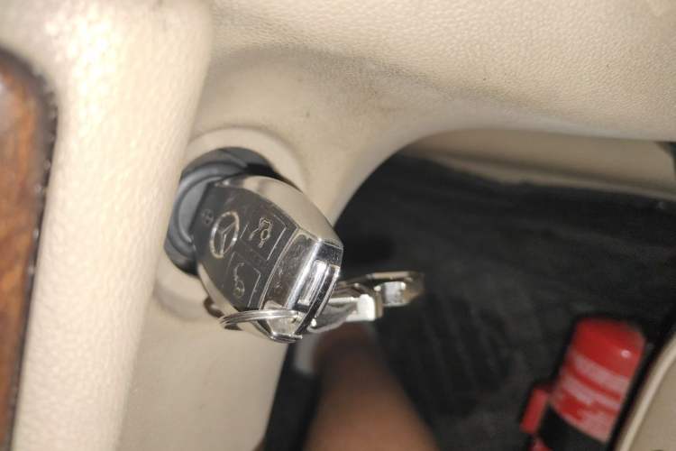 Used Mercedes-Benz R-Class 2010 R 350 L 4MATIC Vehicle Key