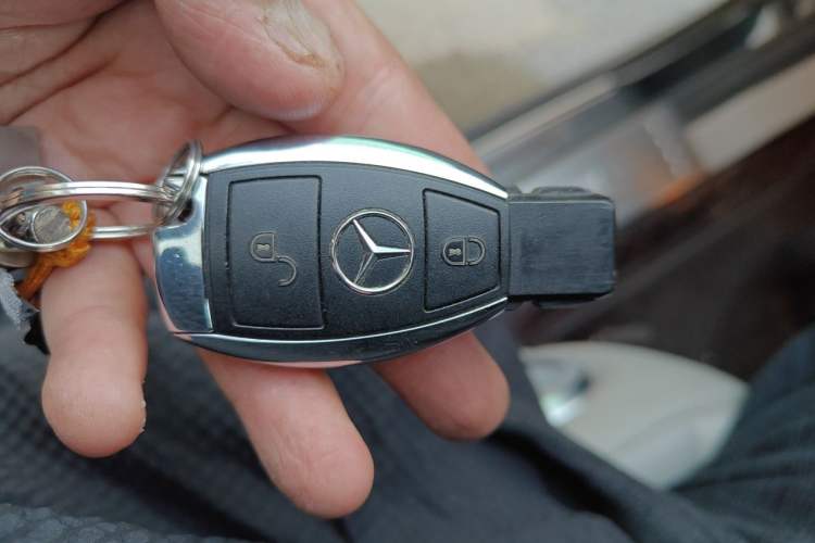 Used Mercedes-Benz R-Class 2010 R 300 L Business Model Vehicle Key