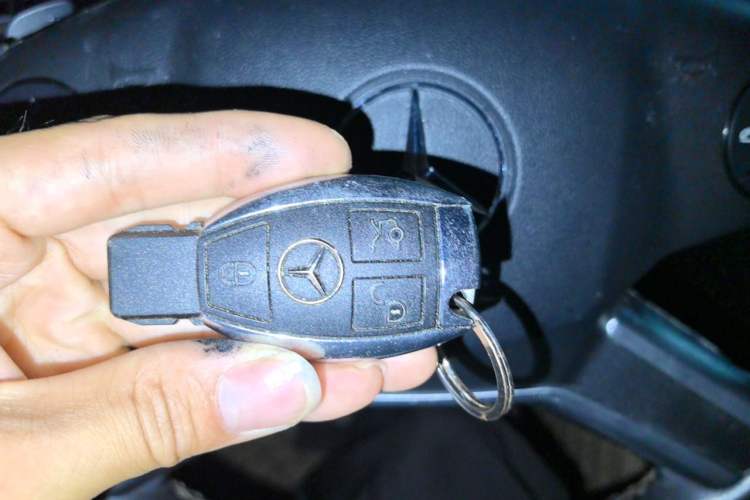 Used Mercedes-Benz R-Class 2010 R 350 L 4MATIC Vehicle Key