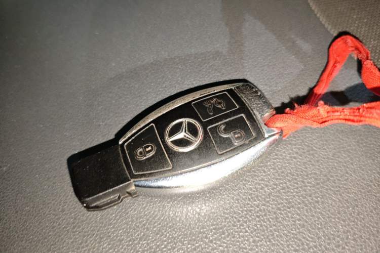 Used Mercedes-Benz R-Class 2010 R 350 L 4MATIC Vehicle Key