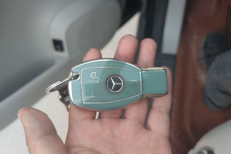 Used Mercedes-Benz R-Class 2010 R 350 L 4MATIC Vehicle Key