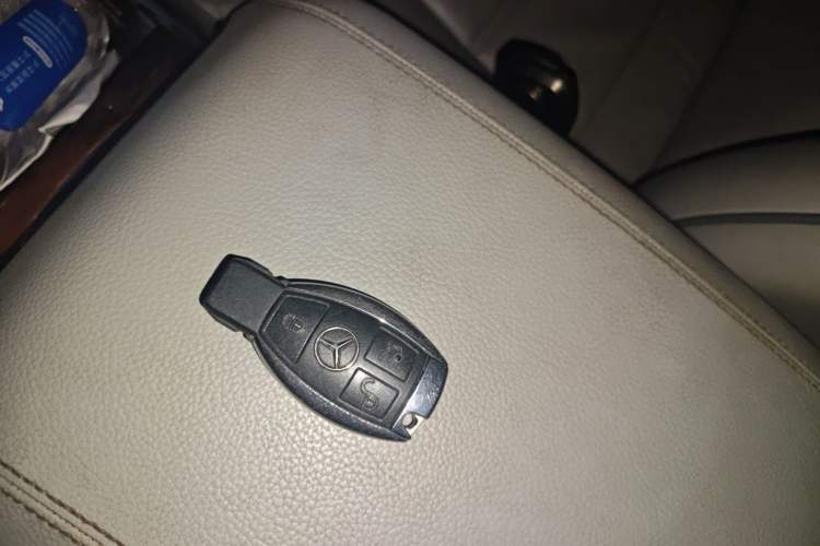 Used Mercedes-Benz R-Class 2010 R 350 L 4MATIC Vehicle Key