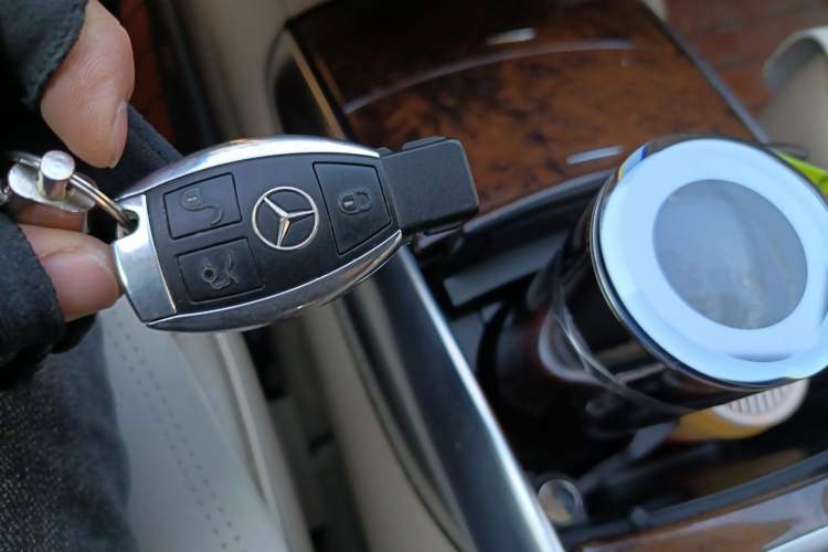 Used Mercedes-Benz R-Class 2010 R 350 L 4MATIC Vehicle Key