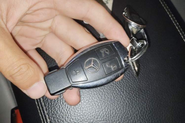 Used Mercedes-Benz R-Class 2010 R 350 L 4MATIC Vehicle Key