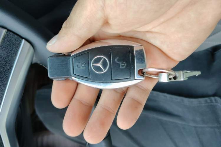 Used Mercedes-Benz R-Class 2010 R 300 L Business Model Vehicle Key