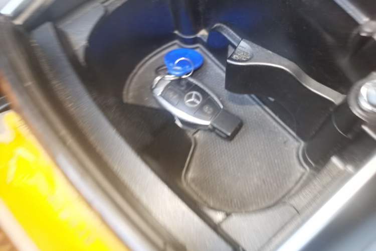 Used Mercedes-Benz R-Class 2010 R 350 L 4MATIC Vehicle Key