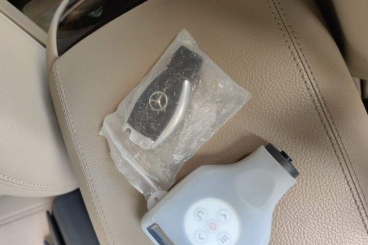 Used Mercedes-Benz R-Class 2010 R 350 L 4MATIC Vehicle Key
