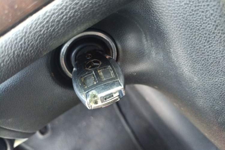 Used Mercedes-Benz R-Class 2010 R 300 L Luxury Model Vehicle Key