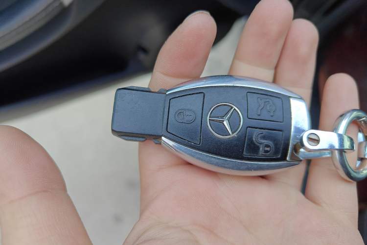 Used Mercedes-Benz R-Class 2010 R 350 L 4MATIC Vehicle Key
