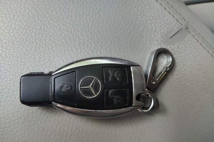 Used Mercedes-Benz R-Class 2010 R 350 L 4MATIC Vehicle Key
