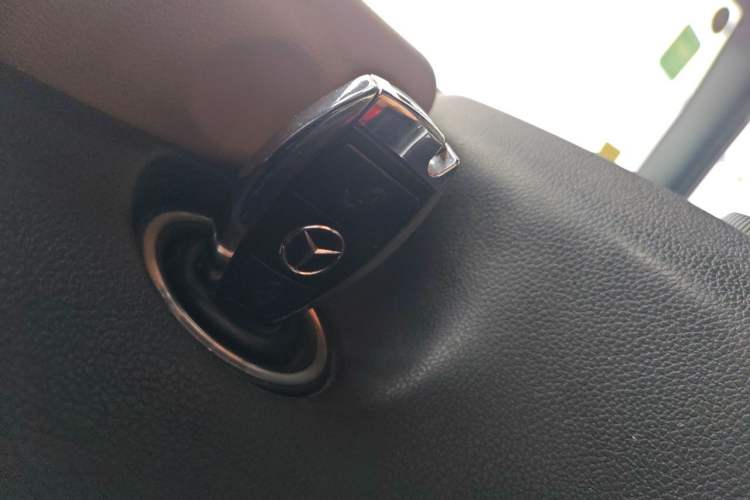 Used Mercedes-Benz R-Class 2010 R 300 L Business Model Vehicle Key