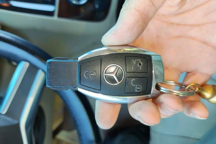 Used Mercedes-Benz R-Class 2010 R 350 L 4MATIC Vehicle Key