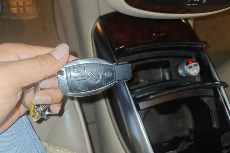 Used Mercedes-Benz R-Class 2010 R 350 L 4MATIC Vehicle Key