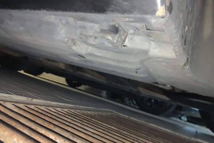 Used Mercedes-Benz R-Class 2010 R 350 L 4MATIC Grand Edition Chassis Front Right