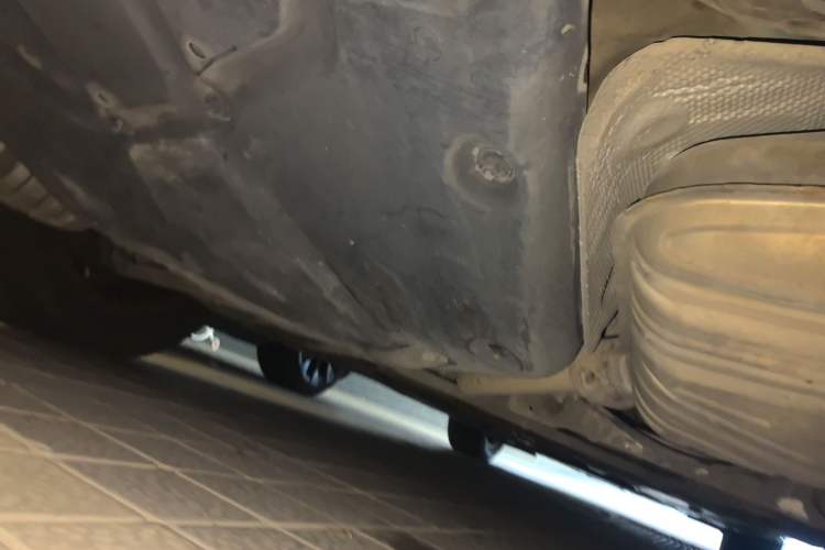 Used Mercedes-Benz R-Class 2010 R 350 L 4MATIC Grand Edition Chassis Rear