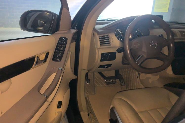 Used Mercedes-Benz R-Class 2010 R 350 L 4MATIC Grand Edition Driver Seat