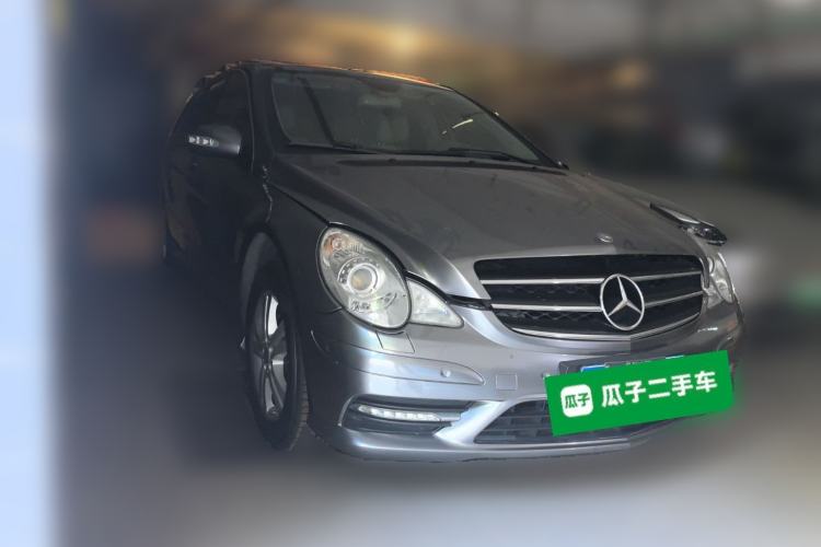 Used Mercedes-Benz R-Class 2010 R 350 L 4MATIC Grand Edition Front Right 45 Deg