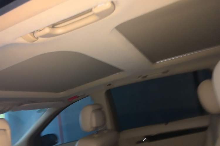 Used Mercedes-Benz R-Class 2010 R 350 L 4MATIC Grand Edition Headliner