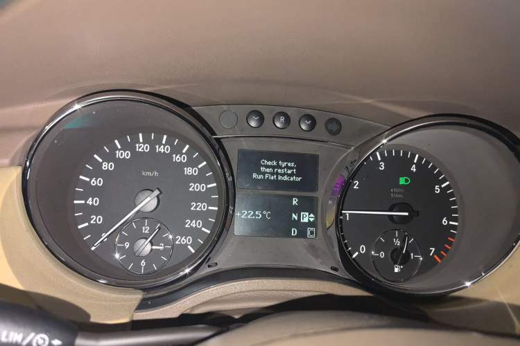 Used Mercedes-Benz R-Class 2010 R 350 L 4MATIC Grand Edition Instrument Cluster