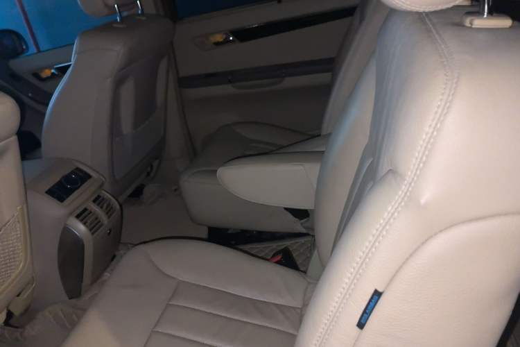 Used Mercedes-Benz R-Class 2010 R 350 L 4MATIC Grand Edition Left Rear Seat