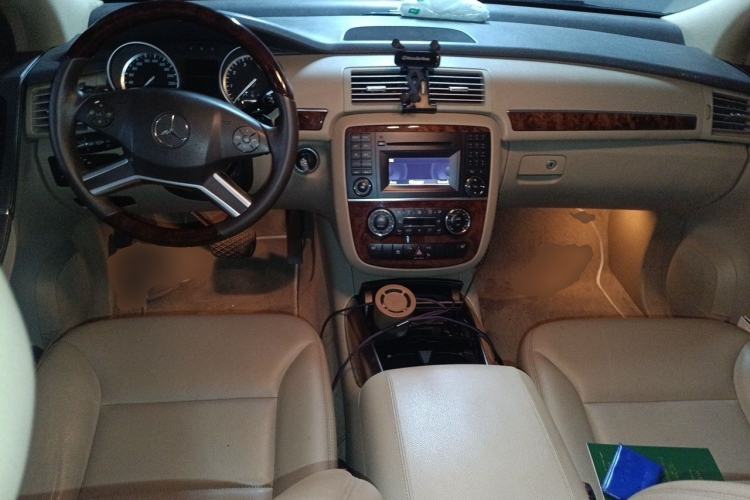 Used Mercedes-Benz R-Class 2010 R 300 L Business Model Center Console