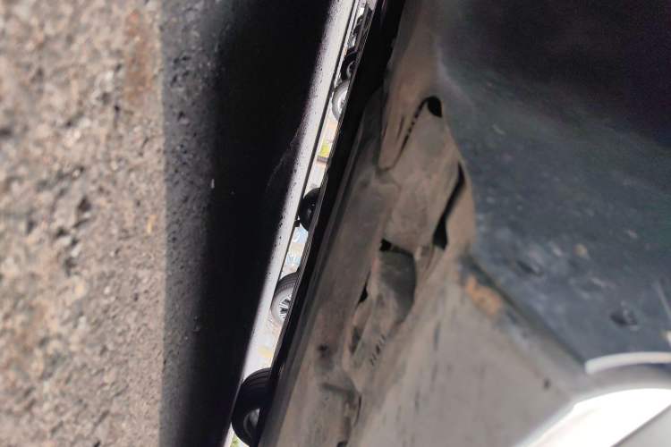 Used Mercedes-Benz R-Class 2010 R 350 L 4MATIC Grand Edition Chassis Front Left