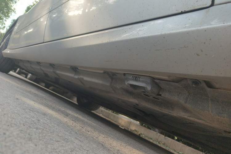 Used Mercedes-Benz R-Class 2010 R 350 L 4MATIC Chassis Rear Left
