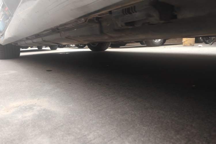Used Mercedes-Benz R-Class 2010 R 350 L 4MATIC Chassis Rear Left