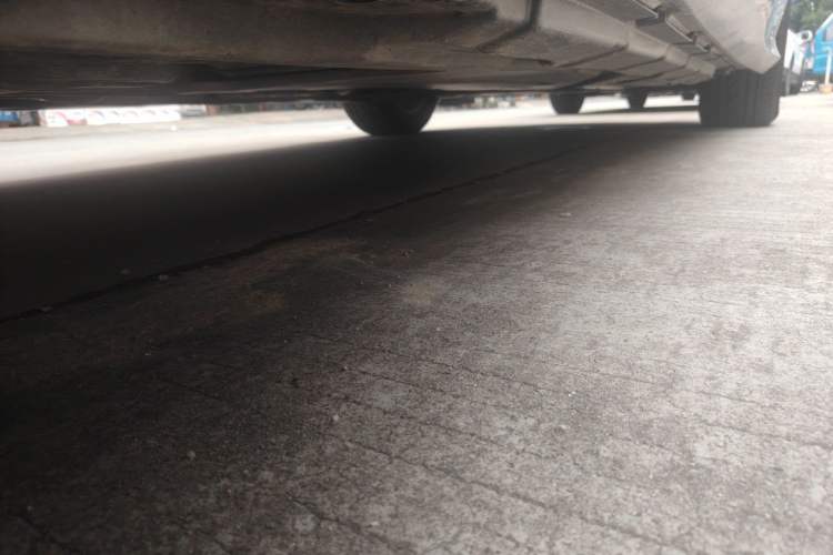 Used Mercedes-Benz R-Class 2010 R 350 L 4MATIC Chassis Rear Right